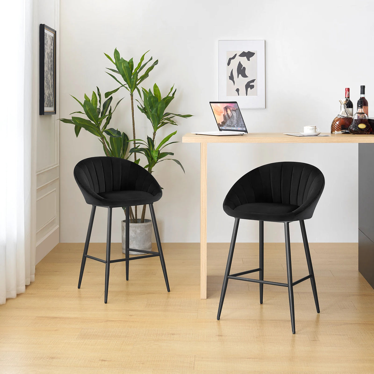 Ensemble – 2 chaises de bar scandinaves 65 cm en velours soyeux – Nordvik