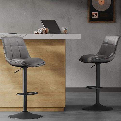 Ensemble – 2 chaises de bar en cuir aux lignes épurées et courbes – Arden
