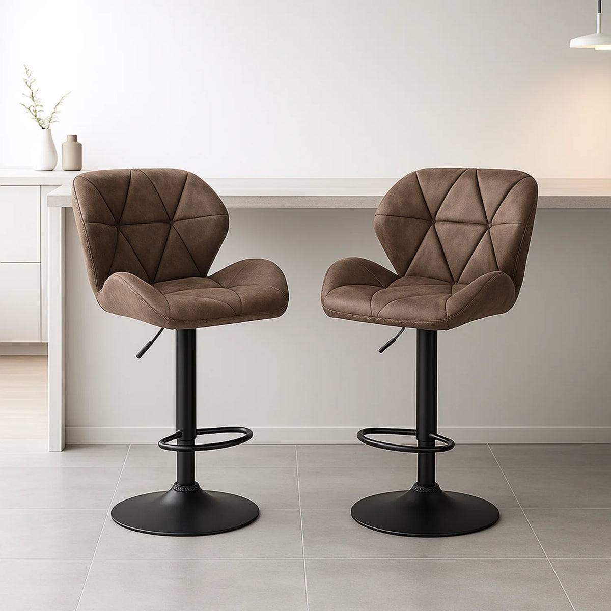 Ensemble – 2 Chaises de Bar Stylisées et Galbées au Cuir Mat – Oslo