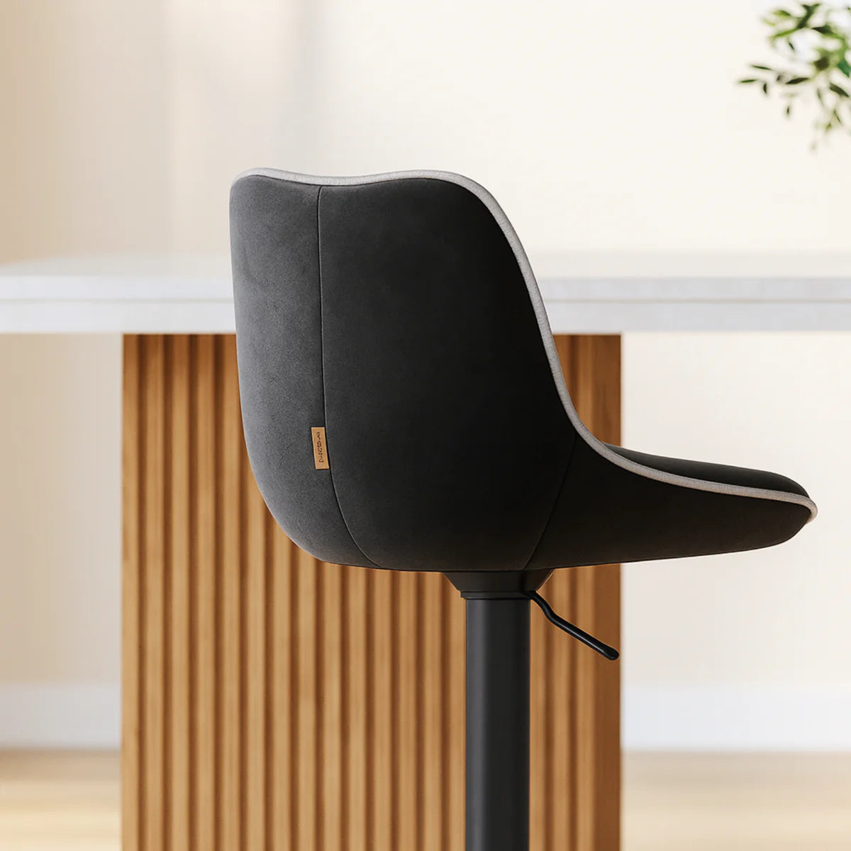 Ensemble – 2 chaises de bar en velours sobre et confortable – Spencer