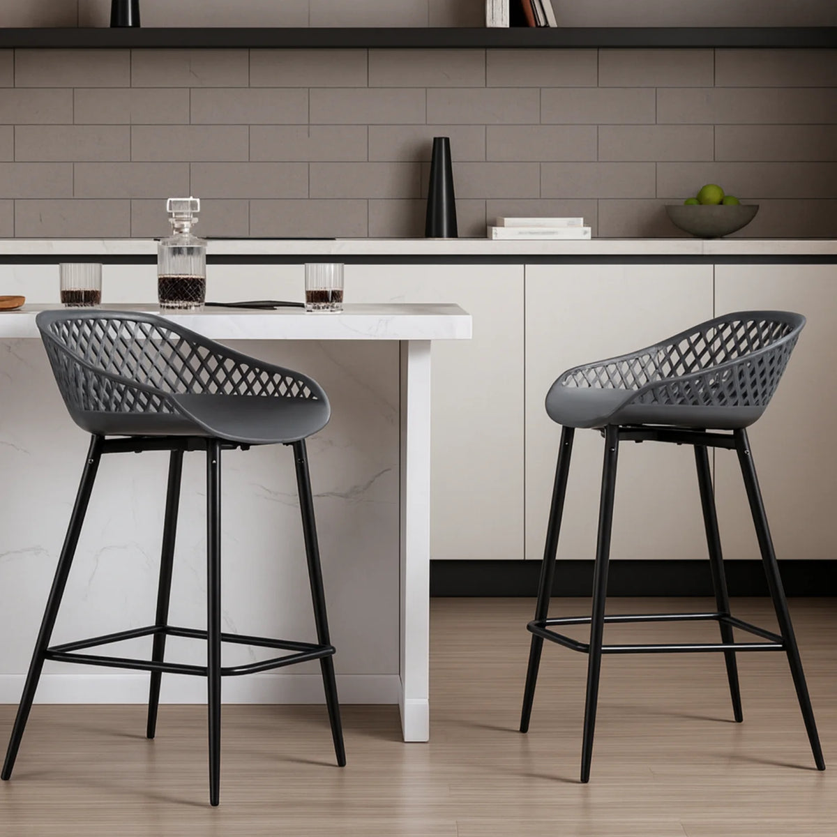 Ensemble – 2 chaises de bar au design ergonomique et aéré – Aero